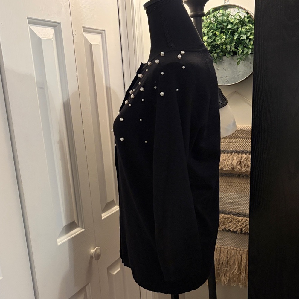 Carmen Chic Black Cardigan with Pearls - Picture 3 of 6
